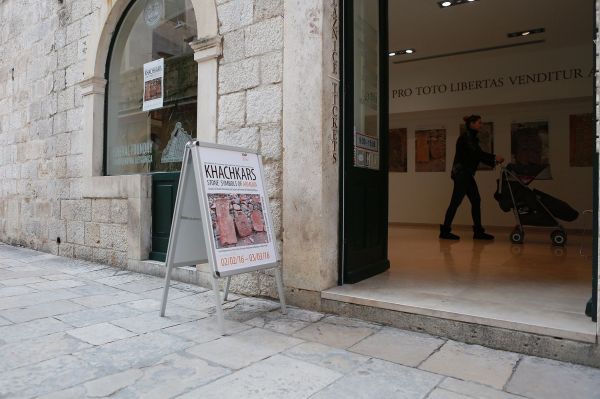 Выставка фотографий армянских хачкаров в Дубровнике