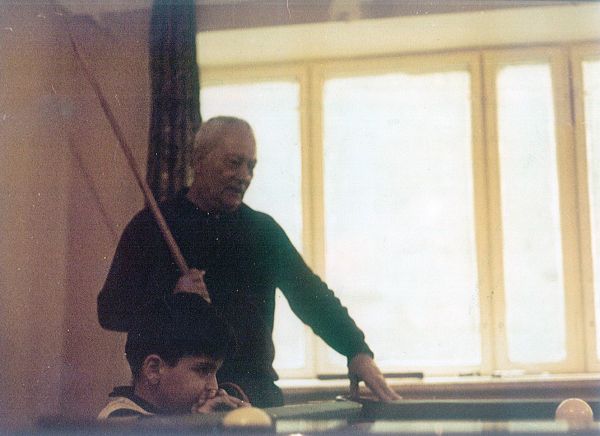 С внуком Микаэлом, Ереван, 1985 г.
