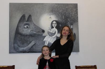 Галина Иванова с дочкой Евой на выставке в Москве
