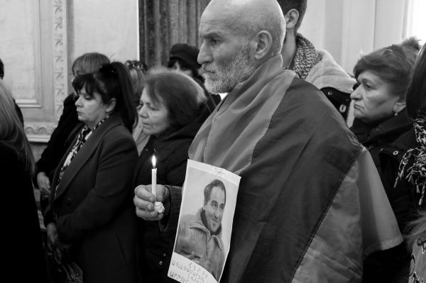 В Ереване прошли похороны Артура Сакгсяна. Фоторепортаж Максима Саргсяна