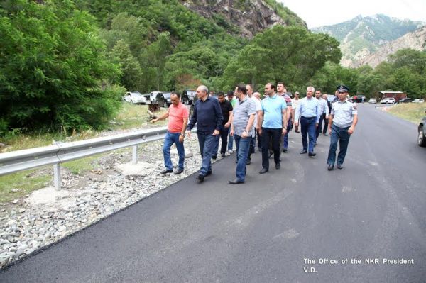 Бако Саакян ознакомился с ходом строительства автомагистрали Сотк – Мартакерт