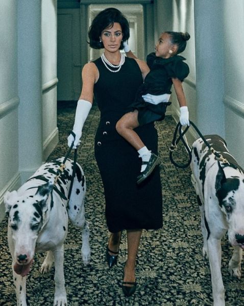 «Американская мечта» — Ким Кардашьян в образе Жаклин Кеннеди