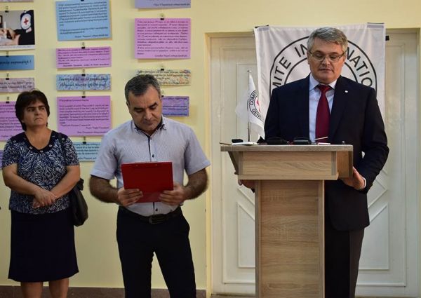 В Степанакерте открылась выставка, посвященная Дню памяти без вести пропавших