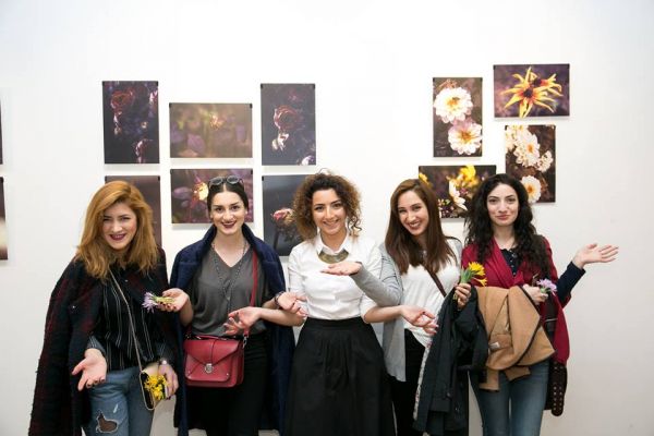 «К востоку от Эдема» — в Ереване открывается выставка фотографа Инны Шималян