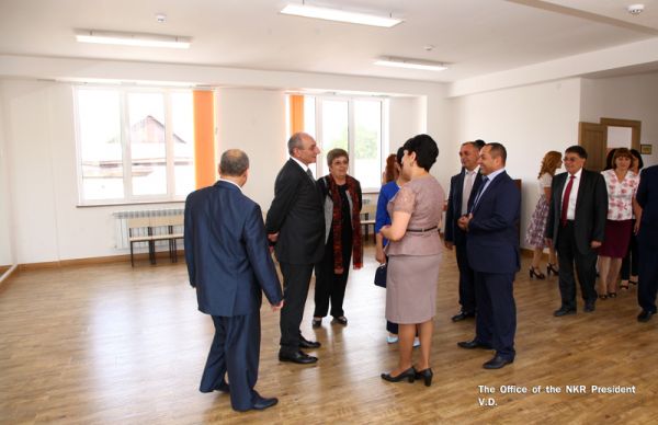 Бако Саакян принял участие в  церемонии открытия нового здания детско-юношеского творческого центра
