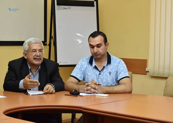Турецкие политические деятели дали пресс-конференцию в Степанакерте