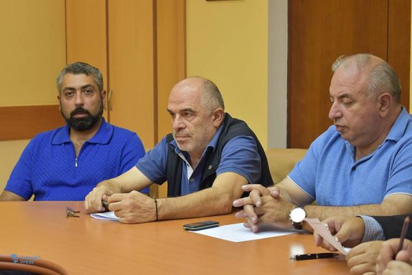 Турецкие политические деятели дали пресс-конференцию в Степанакерте