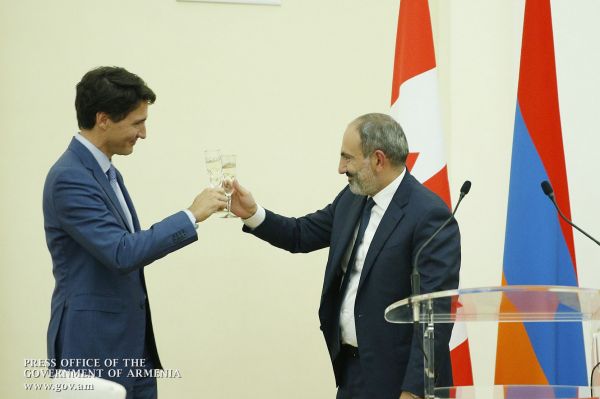 Премьер Армении Пашинян преподнес очередной сюрприз коллеге из Канады Трюдо