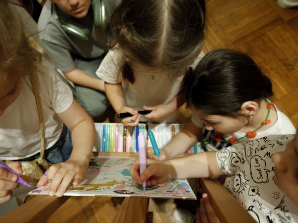 Волшебство добра: в Москве прошла презентация книги Анны Гиваргизян «Сома и Айя. Тайны Светландии»